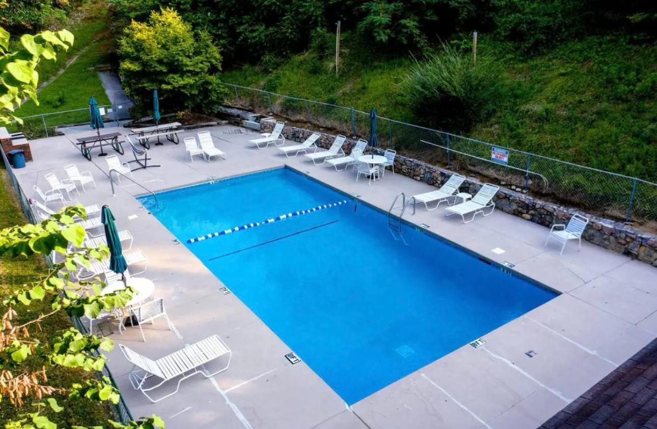 Bearadise Retreat At English Mountain Condo 塞维尔维尔 外观 照片